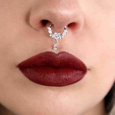 This one is for people who love the fancy, luxurious style, there are many elements on this hinged segment septum ring, it is complicated but beautiful, the clicker design is very convenient, easy to open and close. Wedding Septum Ring, Titanium Belly Button Rings, Ring Day, Conch Hoop, Helix Earring, Dangle Belly Rings, Skull Hand, Helix Earrings, Belly Piercing