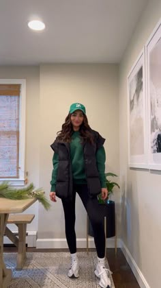 Athletic Walking Outfit, Casual Outfits Mom Everyday, Green Hat Outfit Winter, Mom Athleisure Style Winter, Shopping Outfit Winter Comfy, Everyday Winter Outfits Street Style, Early Spring Casual Outfits, Grocery Shopping Outfit Winter, Comfy Shopping Outfit Winter