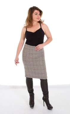 Siio tweed Pencil skirt  100% wool Dry clean or hand wash. Office Tweed Mini Skirt, Chic Tweed Pencil Skirt, Winter Tweed Skirt For Workwear, Fitted Tweed Skirt For Office, Tweed Lined Skirt For Workwear, Tweed Mini Skirt For Work, Tweed Pencil Skirt For Office, Winter Office Tweed Skirt, Office Tweed Pencil Skirt