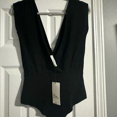 Zara Black Sleeveless Black Sweater Bodysuit Small New W/Tags Sweater Bodysuit, White Cold Shoulder Top, Zara Tank Top, Zara Bodysuit, Black Knit Top, Denim Crop Top, Asymmetrical Tops, Black Sweater, Puff Sleeve Top