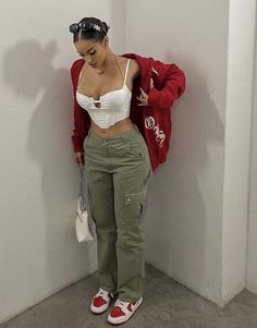 Streetwear Fashion Pants, Khakis Outfit, Women's Cargo Pants, Cargo Pants Outfits, Blouses Designs, Y2k Fits, Secret Room