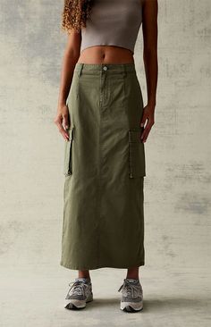 Olive Stretch High-Waisted Cargo Midi Skirt Denim Midi Skirt Outfit, Cargo Midi Skirt, Midi Skirt Outfit, Denim Skirt Outfits, Green Maxi, Skirt Patterns Sewing, Cargo Skirt, Corduroy Skirt, Denim Midi Skirt