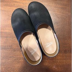 Almost Brand New Condition. I Have Only Worn These Half A Dozen Times. I Just Don’t Wear Enough Black To Keep Them For Myself. Size 36. Leather. Great Condition! Comfortable Black Clogs With Rubber Sole, Black Comfortable Clogs With Leather Sole, Comfortable Black Clogs With Leather Sole, Black Leather Sole Slip-on Clogs, Black Slip-on Clogs With Leather Sole, Black Slip-on Clogs With Ortholite Insole, Black Clogs With Cushioned Footbed And Round Toe, Black Leather Comfortable Clogs, Black Closed Toe Clogs With Cushioned Footbed