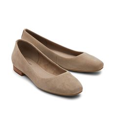 Our take on classic ballet flats, the Briella, is a go-to shoe for effortlessly refined style. Featuring minimalist lines, high-quality suede, a soft squared toe, and ultra-cushy insoles, these suede ballet flats are your new closet staple for casual occasions or dressy events. Suede upper. TOMS leather products support responsible manufacturing via the Leather Working Group. Rubber outsole. Non-removable OrthoLite® Eco LT-Hybrid™ insole for enhanced comfort and breathability made with 26% eco c New Closet, Flats Outfit, Suede Ballet Flats, Black Leather Flats, Rounded Square, Mental Health Resources, Brown Flats, Fossil Handbags, Suede Flats