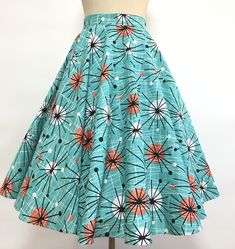 1950s style swing Skirt Details: * Quality Cotton  * Two side pockets * Standard Knee Length  from waist to Hem  28 inch approx Sizes -------Waist (inch） 00        --     24           0          ---    25            2           --     26              4           --    27          6          --     28            8          --     29          10         --    30           12        --     31.5 14          ---   33 16          ---   35.5 18          ---   38 20        ---   40.5 22        ---    43 24       ---     45.5      Don't hesitate to inquire about custom orders; we're more than happy to accommodate your requests. Retro Green A-line Skirt, Retro Spring Skirt With Pockets, Retro Skirt With Pockets For Spring, Retro Gathered Summer Skirt, Retro Summer Gathered Skirt, Retro Full Gathered Skirt, High Waist Retro Pleated Skirt, Vintage Retro Print Skirt For Spring, 1950s Style Full Pleated Skirt