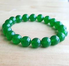 "Details: green quartz bracelet Strong latex free elastic cord. Pick you size before check out. How to choose the size: Please measure your wrist size + 0.25-0.50 inches for comfort. I only use genuine gemstone because only genuine gemstone has the healing property for your needs. Each gemstone is unique. Please expect some variations of the stone colours from the photo. All my creations are made to order and handmade by me. I will make after you purchase the item. They are cleansed with sage be Energy Yoga, Bracelet Wedding, Bracelet Friendship, Yoga Bracelet, Bracelet Men, Women Yoga, Protection Bracelet, Green Quartz, Quartz Bracelet