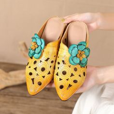 Gender: Women Item Type: Sandals Main Material: Cow Leather Style: Casual, Classic, Retro Season: Summer Heel Type: Wedge Outsole Material: Rubber Heel Height: Mid-Heel (4 cm) Size Length cm inch 35 22.5 8.86 36 23 9.06 37 23.5 9.25 38 24 9.45 39 24.5 9.65 40 25 9.84 Summer Platform Clogs With Flat Heel, Platform Closed Toe Flats, Summer Slip-on Flats With Round Toe, Bohemian Slip-on Sandals For Spring, Yellow Pointed Toe Sandals For Summer, Spring Platform Slip-on Flats, Summer Platform Sandals With Pointed Toe, Bohemian Leather Wedge Sandals For Spring, Spring Platform Flats With Round Toe