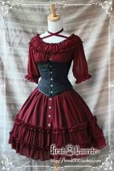 Era Victoria, Old Fashion Dresses, Fantasy Fashion, Lolita Dress, Gothic Lolita, Lolita Fashion, A Dress, Gothic Fashion