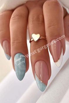 #StripedNailArt #NailArtDesigns #ChicStripedNails #ModernNailDesigns #TrendyNailArt #MinimalistNailArt #BoldStripedNails #NailFashion #StylishNails #CreativeManicureIdeas Unghie Sfumate, Colorful Nails, Almond Acrylic Nails, Stick On Nails, Chic Nails, Short Acrylic Nails, Acrylic Nail Designs, Blue Nails