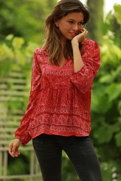 This beautiful boho-chic blouse is a hit!It is loose and has a nice soft feeling, with a trendy comfy cut, so chic.A great casual look, just effortless beauty.Match it with jeans and any shoes / flip flops/boots - and you got a perfect style!Color: Raspberry Red Also available in Blue Shades - https://www.etsy.com/il-en/listing/632905362/Size - Available in size S, M, L, XLSize Small:Bust- 36” -92Length-25”- 64cmSize Medium: Bust- 39”- 99cmLength- 26”-66cmSize Large:Bust- 41”-105cmLength-26”-66S Effortless Beauty, Raspberry Red, Soft Feeling, Bohemian Women, Chic Blouses, Perfect Style, Women Shirt, Print Blouse, Casual Blouse