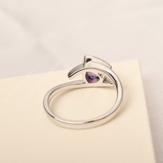 All HANDMADE ITEMS SHIP IN APPROX 8 DAYS Main Stone: Real natural amethyst Main Stone Size: Trillion cut 6 mm x 6 mm Main Stone Weight: 0.89 carat Side Stone: None Height From The Ring Setting Bottom(to gemstone top): about 4.54 mm Width of Ring band Measure: gradually varied,about 1.43 to 2.22 mm Material: 925 Sterling Silver/14K White Gold/14K Yellow Gold/14k Rose Gold Engraved: Available For FreeNo more than 13 letters) Customized:Of course! Tell me what you want Includes With Order: All of m Minimalist Amethyst Birthstone Ring For Anniversary, Minimalist Amethyst Ring For Anniversary, Modern Amethyst Birthstone Ring For Anniversary, Minimalist Purple Amethyst Ring For Anniversary, Modern Sterling Silver Amethyst Wedding Ring, Solitaire Wedding Ring, Wedding Rings Solitaire, London Blue Topaz Ring, Special Ring