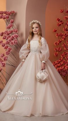 Kids Gown Design, Princess Frocks, Kids Prom Dresses, Gala Outfits, Met Gala Outfits, Wedding Dresses For Kids, Rose Parade