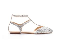 Sparkling Soles: Step into a world of glittery flats that add a touch of magic to your every step Sparkly Sandals, Chunky Heels Casual, Flat Gladiator Sandals, Glitter Flats, Wedding Shoes Flats, Glitter Sandals, Wedding Flats, Flat Shoe, Leopard Fashion