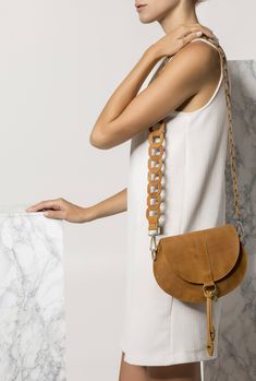 Luxury Detachable Shoulder Strap For Women, Brown Chain Clutch Shoulder Bag, Daily Use Crossbody Clutch With Chain, Everyday Shoulder Clutch With Chain, Brown Chain Bags, Modern Brown Bag With Chain Strap, Modern Shoulder Bag With Chain Strap, Chic Chain Satchel For Everyday Use, Gold Shoulder Bag With Strap