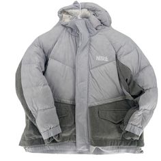 Nike X Sacai Nrg Parka Xxl Ct3269-043 Pure Platinum Grey White Lab Down Wool New Without Tags All Of Our Products Are 100% Authentic And Purchased From Various Authorized Retailers. Fast Shipping All Items Are Typical Shipped Within 24 Hour Of Purchase (Excluding Weekends) To The Shipping Address On File. We Will Ship Your Item In Either A Box Or In A Poly Bag. Read Our Feedback And Buy With Confidence! Your Feedback Is Very Important To Us. If You Had A Great Experience Please Let Us Know By Le Nike Gray Winter Hooded Jacket, Nike Gray Hooded Jacket For Winter, Nike Gray Long-sleeve Outerwear, Nike Gray Long Sleeve Outerwear, Nike Cold Weather Puffer Jacket With Pockets, Nike Puffer Jacket For Cold Weather With Pockets, Nike Puffer Jacket With Pockets For Cold Weather, Nike Puffer Jacket With Pockets, Nike Winter Outerwear With Pockets