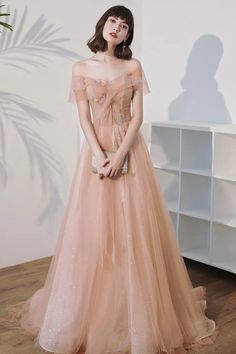 Short Sleeve Tulle Gown For Banquet, Short Sleeve Tulle Dress For Banquets, Short Sleeve Tulle Dress For Prom Season, Short Sleeve Tulle Bridesmaid Dresses, Formal Tulle Dress With Short Sleeves, Fitted Tulle Dress With Short Sleeves, Long Tulle Dress For Prom Season, Formal Long Tulle Dress, Formal Tulle Gown With Short Sleeves