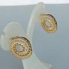 ONE PAIR of sterling silver spiral hoops plated in real gold. Dimensions: 21 x 22 x 3 mm These earrings are made of 925 hypoallergenic sterling silver plated in gold. Can be packaged in a gift box. I can include a personal message from you if needed You are welcome to contact me at... bhavnakwintra1956@gmail.com For more beautiful pieces from my shop, please browse 👇 TOE RINGS: https://www.etsy.com/your/shops/TheSilverGame/tools/listings/section:27020628,view:table EAR HOOPS: https://www.etsy.c Thick Gold Hoops, Wanderlust Jewelry, Hoop Charms, Chunky Earrings, Skull Earrings, Gold Hoops, Toe Rings, Jewelry Earrings Hoops, Star Charms