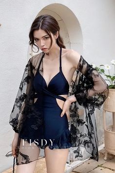 Fisdy - Conjunto de bikini de dos piezas de alta calidad con favorecedor realzador de busto para mujer Classy Swimsuit, Classy Swimwear, Unique Swimsuits, Sleepwear Fashion, Cut Out One Piece, Feminine Women, Night Suit, Swimwear Sets, One Piece Swimsuits