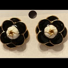 Flower Earrings Black White With Gold Accents Nwt Trendy Black Flower-shaped Jewelry, Elegant Black Earrings For Spring, Elegant Black Flower-shaped Earrings, Chic Black Flower Jewelry, Spring Gift: Black Jewelry, Elegant Black Spring Jewelry, Earrings Black, Earrings Color, Flower Earrings