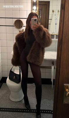 New Years Eve Outfits Nyc, Las Vegas Fashion Outfits, Las Vegas New Years Eve Outfit, Nyc New Years Eve Outfits, Vegas Fashion Winter, Nye Winter Outfit, Winter Nye Outfit, Espresso Martini Outfit, Winter Vegas Outfit Ideas