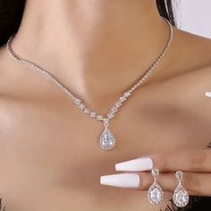 Nwt! Beautiful Cubic Zirconia. Necklace And Earring Set. Diamond Drop Necklace, Bride Jewelry Set, Wedding Bride Jewelry, Bridal Fashion Jewelry, Drop Pendant Necklace, Women's Jewelry Sets, Fashion Jewelry Sets, Teardrop Necklace, Jewelry Outfit