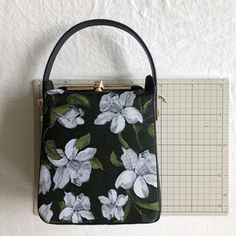 Vintage Style Box Lock Trendy Bag With Leather Handle With Elegant Jacquard Magnolia Pattern - Etsy Serbia Magnolia Pattern, Woven Handbags, Style Box, Top Handle Bags, Serbia, Leather Handle, Cosmetic Bag, Top Handle, Magnolia