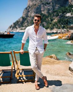 Mens Beach Wedding Attire, Mens Beach Style, Beach Outfit Men, Beach Wedding Attire, Mens Wedding Attire, Mode Retro, Herren Style