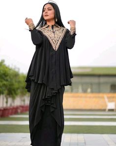 One Piece Dress Black Colour, Heena Khan Dresses, Trendy Kurti Designs, Sarara Dress, Meena Bazaar, Trendy Outfits Indian, Mehendi Outfits, Fancy Suit, Shirts Style