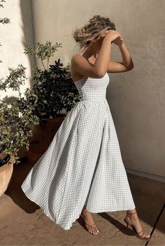 Model Pose, Smocked Top, Gingham Dress, Outfits Casuales, Modest Fashion, Pretty Dresses, Pretty Outfits