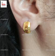 ❤️About the Item❤️ ✔ A rare detailed designer Long Dangle Drop Women's Earring handcrafted by experienced craftsmen in real solid gold symbolizing traditional Indian Craftsmanship and artistry.  ❤️DISCOUNT AND OFFERS❤️ ✔ Please contact us for any discounts or offers that are available on this item. We also provide discounts on bank transfers. Please check the payments methods below! ❤️CUSTOMIZATION❤️ ✔ Please check our designs listed in our store and don't hesitate to contact us with any custom Dubai Trip, Gold Earrings Models, Yellow Gold Earrings, Precious Jewels, Gold Earrings Designs, Earrings Studs, Yellow Gold Earring, Huggie Hoop Earrings, Traditional Indian