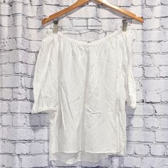 Loft Crisp White Off The Shoulder Blouse. New Without Tags. Size L. 3/4 Sleeves. Summer Half Sleeve Tops For Day Out, White 3/4 Sleeve Summer Blouse, Half Sleeve Tops For Spring And Summer, Half Sleeve Tops For Spring Day Out, Cotton Blouse With 3/4 Sleeves For Day Out, White 3/4 Sleeve Summer Tops, Summer Brunch Blouse With 3/4 Sleeves, Half-sleeve Cotton Blouse For Brunch, Summer Tops With 3/4 Sleeves For Day Out