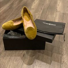 New In Box With Duster. Retail Price Is $685 And I Paid $445 For Them. Gorgeous Flats From Emporio Armani! Features Velvet Exterior In An Olive/Chartreuse Color (Comparable To Pantone 3985c), Flat Smoking Loafer Silhouette With An Elasticated Edging, Rubber Sole, And Leather Insole With A Patent Leather Patch Matching The Exterior Color & Embossed With The Brand Logo. Elegant Closed Toe Loafers With Suede Lining, Designer Loafers With Suede Lining For Galas, Elegant Slip-on Loafers With Suede Lining, Luxury Loafers With Leather Sole And Low Heel, Designer Flats With Leather Sole And Low Heel, Designer Low Heel Flats With Leather Sole, Designer Slip-on Flats With Leather Sole, Calf Leather Slip-on Flats For Galas, Elegant Closed Toe Moccasins With Suede Lining