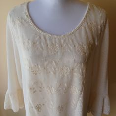 Cal Style Usa Women's Lightweight Tunic Style Sweater Size 2xl Cream Floral Embroidered Mesh Sharkbite Hem 3/4 Sleeve Ruffle Cuff Light Cream Made In Usa 100% Cotton Coastal Grandma Vanilla Girl Boho Flat Lay Measurements Pictured Smoke Free / Pet Friendly Home Long Sleeve Knit Tops With Floral Embroidery, Knit Long Sleeve Tops With Floral Embroidery, Knit Tops With Floral Embroidery And Long Sleeves, Casual Lace Trim Sweater For Spring, Winter Cream Tops With Floral Embroidery, Boho Flat, Vanilla Girl, Coastal Grandma, Tunic Style