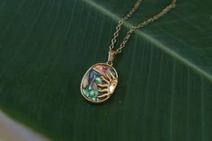 ☽ Handmade necklace with Abalone shell and 18k gold plated sun pendant ☾ Material - Pendant: 18k gold plated Chain: Stainless steel Length: 42cm + 6.5cm extender ⫸ Abalone Shell is said to enhance feelings of peace, compassion and love. It has a lovely warm, gentle vibration. It is great in times of tough emotional issues, soothing the nerves and encouraging a calm demeanour. It is said to gently help open our psychic and intuitive connections. These necklaces are made to order. Due to the use o Abalone Jewelry, Sun Necklace, Beach Tropical, Tropical Summer, Les Sentiments, Necklace Boho, Abalone Shell, Gold Plated Necklace, Summer Jewelry