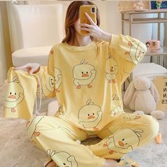 Yellow Pijama Set Duck Pajamas, Cute Night Outfits, Yellow Pajamas, Pijamas Women, Warm Pajamas, Cute Pjs, Pajama Fashion, Cute Sleepwear, Cute Pajama Sets