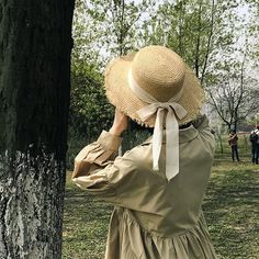 Vintage-Style Summer Boater Lolita Bow Hat Sunhat Aesthetic, Straw Hat Aesthetic, Sunhat Outfit, Straw Hats Outfit, Feminine Vintage Style, Women Vacation, Wind Rises, Hat Aesthetic, Hat With Bow