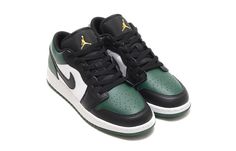 (GS) Air Jordan 1 Low 'Green Toe' 553560-371 (AJ1/SNKR/Retro/Low Top/Basketball) Air Jordan 1 Low Green, Jordan 1 Low Green, Air Jordan Low, Vapour Max Nike, Nike Sacai, Low Air Jordan 1, Womens Air Jordans, Air Jordan 6, Air Jordan 1 High