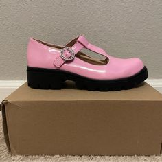 Brand New Steve Madden Youth Girls Lug Sole Flats Size 5 Fits Womens 7 All Sales Final. Trendy Platform Mary Janes With Round Toe, Spring School Mary Janes With Round Toe, Flat Mary Janes For School In Spring, Spring School Mary Janes Flats, Spring Flat Mary Janes For School, Cute Mary Janes With Rubber Sole And Round Toe, Pink Steve Madden Sneakers Outfit, Spring School Flat Mary Janes, Pink Casual Sneakers With Lug Sole