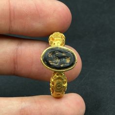 Amazing 18k Rare indo-Greek ancient piece agate with sheep carved signet gold ring intaglio antique Antique Gold Signet Ring With Intaglio, Gold Ancient Style Signet Ring For Ceremonial Use, Antique Gold Carved Signet Ring, Ancient Yellow Gold Intaglio Ring, Ceremonial Gold Carved Signet Ring, Gold Carved Signet Ring For Ceremonial Use, Gold Carved Signet Ring For Ceremonial Occasions, Gold Byzantine Jewelry With Intaglio Details, Gold Byzantine Carved Jewelry