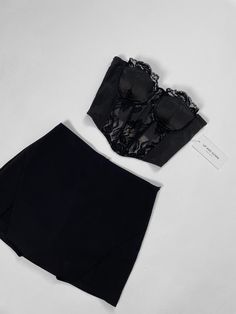 Black outfit going out outfit ootn ootd 2023 style fashion bustier Skort Outfit, Party Outfits Night, Corset Outfit, Going Out Outfit, Big Girl Fashion, Lace Bustier, Fashion Attire, 2023 Collection, Going Out Outfits