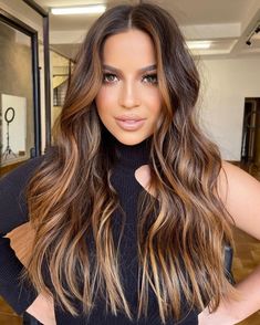 Most Gorgeous Medium Layered Haircuts Designs For Women 2023 Brunette Haircuts, Minimal Hair, Highlight Hair, Beige Hair, Bronze Hair, Icy Blonde Hair, Bronde Hair, Hair Color Caramel, Hair 2024