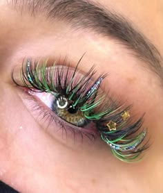 Unique Eyelash Extensions, Colour Eyelash Extensions, Creative Lash Extensions, Lash Extensions With Glitter, Gem Lashes, Coloured Lashes, Halloween Lashes, Applying Lashes