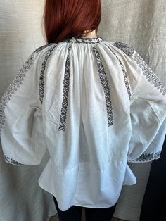 Gorgeous Romanian vintage embroidered blouse Stylish and cute Too beautiful hand embroidered sleeves ! Completely handmade Has universal size Great vintage condition Romanian Clothes, Romanian Clothing, Romanian Blouse, Clothes Vintage, Embroidered Sleeves, Vintage Outfit, Vintage Blouse, Blouse Vintage, Embroidered Blouse