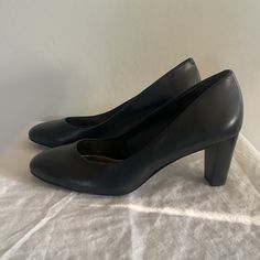 Lauren Ralph Lauren Round Toe Black Leather Pumps A Classic Ralph Lauren Shoe. Brand New! Heel 2.5” Does Not Come With Box Smoke And Pet Free Home Leather Heels With 4-inch Heel For Business Casual, Leather Court Shoes With 4-inch Heel For Work, Leather High Heel Court Shoes For Work, Business Court Shoes With Almond Toe In Faux Leather, Leather Heels For Office With Medium Width, Workwear Almond Toe Faux Leather Heels, Faux Leather Court Shoes With Padded Heel For Work, Leather Heels For Office, Medium Width, Leather Heels For Office Medium Width