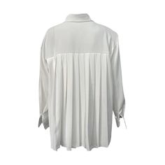 White crepe oversize shirt with back pleated application Faltering pattern, very versatile. Fabric: soft poly crepe. Brand is London Atelier Byproduct. Size S/M and M/L available. Size S/M : Bust 112 cm / Length 65 cm Size M/L : Bust 116 cm / Length 68 cm -- Model is size XS, cup C, 1.64 m, 5.4 ft for reference. -- Dry clean only. White Casual Tops With Pleated Sleeves, White Casual Top With Pleated Sleeves, Casual White Tops With Pleated Sleeves, Chic Pleated Button-up Blouse, Elegant Oversized Blouse With Shirttail Hem, Elegant Oversized White Tops, Chic Oversized Blouse For Office, Elegant White Oversized Tops, Pleated Button-up Blouse For Daywear