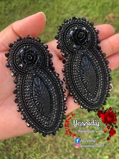 All black Handmade beaded earrings on Fingernail post. Native American Beadwork Earrings, Black Beaded Earrings, Red Bead Earrings, Beautiful Beaded Earring, Handmade Beaded Earrings, Beaded Earrings Native, Beadwork Designs, Beaded Jewlery, Beaded Jewels