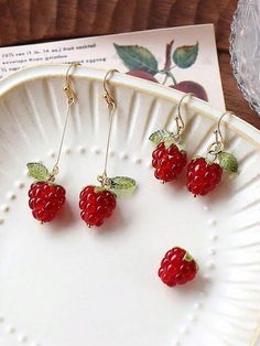 2pcs/Set Handmade Raspberry Shaped Resin Earrings, Sweet Red Berry Dangle Earrings | SHEIN USA Fruit Earrings Aesthetic, Whimsical Red Drop Earrings, Red Nature-inspired Earrings For Gift, Red Earrings Aesthetic, Cool Earrings Aesthetic, Raspberry Earrings, Fruit Accessories, Cercei Din Lut Polimeric, Earrings Strawberry