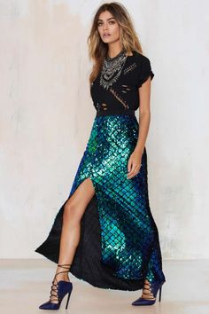 mer skirt Green Sequin Skirt, Diy Kostüm, Mermaid Outfit, Mermaid Sequin, Mermaid Inspired, Mermaid Costume, Sequin Maxi, Mermaid Skirt, Outfit Trends