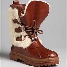 - In New Condition! - Brown Leather & Inside Fur - Tory Burch Winter Rain Boots - Size 5 / Offers Happily Welcome :) Flannel Boots, Tory Burch Boots, The Enchanted Home, Lug Sole Boots, Enchanted Home, Moccasin Boots, Shearling Boots, Brown Flats, High Heel Boots Ankle