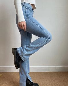 The Tala Cowgirl Split Jeans feature a high-waist boyfriend style design with an exaggerated bottom split. Available in Medium-Wash, Light-Wash and Black. Details: Denim Cold Hand Wash / Warm Iron On Reverse Available in Medium-Wash, Light-Wash and Black Size / Fit: Runs true to size Model wears a Small Model Info: Chest 82 cm Waist 65 cm Hips 88 cm Height 165 cm SIZE CHART Hips Waist Length XS 87 cm 61 cm 108 cm Small 91 cm 65 cm 109 cm Medium 95 cm 69 cm 110 cm Large 99 cm 73 cm 111 cm Split Bottom Jeans Outfit, Solid Mid-rise Non-stretch Flare Jeans, Mid-rise Solid Color Denim Flare Jeans, Solid Mid-rise Denim Flare Jeans, Solid Denim Bottoms, High Waist Flare Jeans Casual Style, High Waist Solid Color Flare Jeans, Solid Full-length Denim Flare Jeans, Solid Full Length Denim Flare Jeans